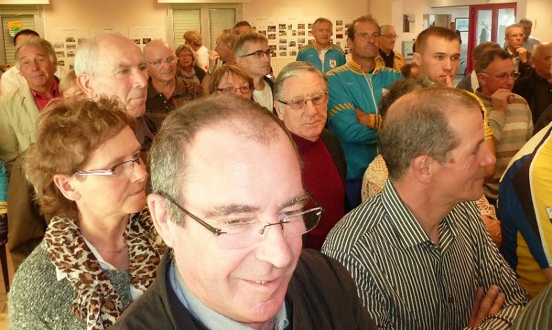 2010-10-10 09 38 Assemblee attentive.JPG